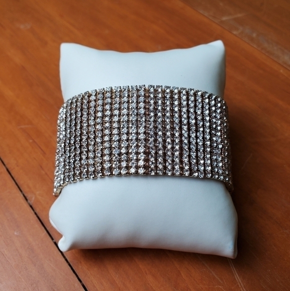 Jewelry - Bracelet, gold toned with clear stones